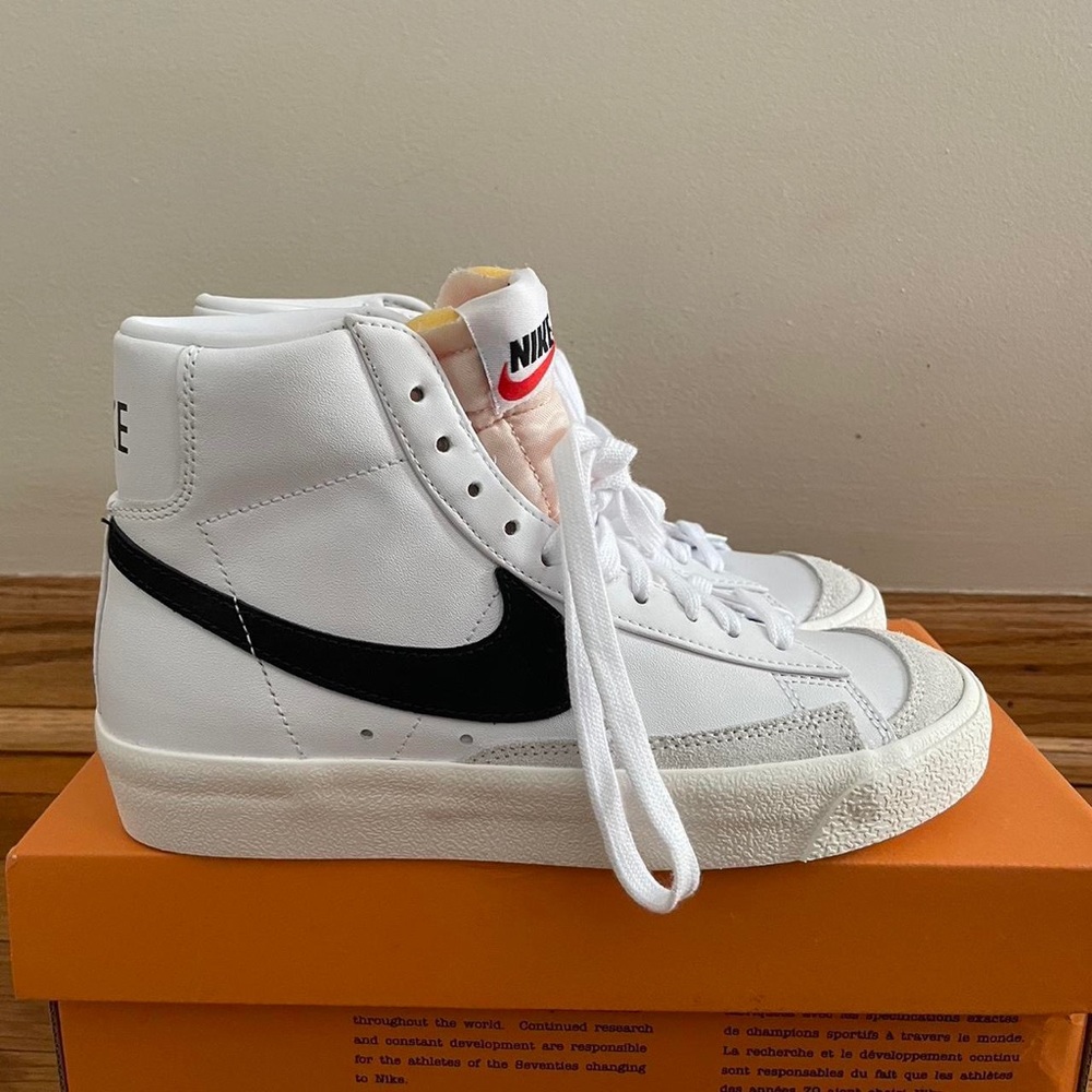 Nike Blazers women’s size 6
